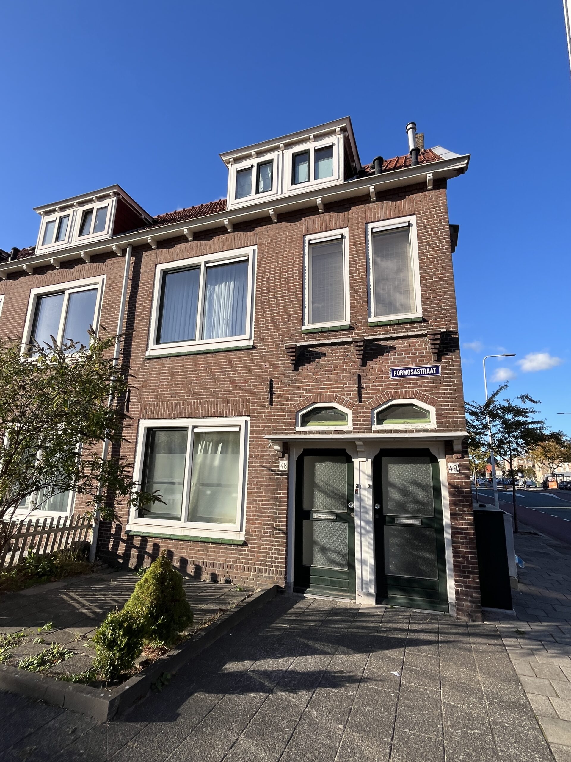 yellow and black round frame